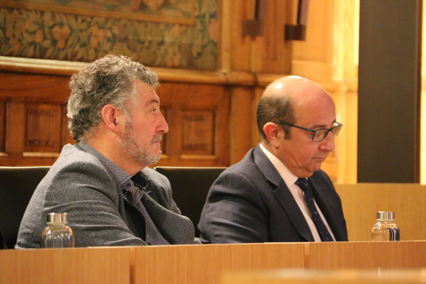 Sesión extraordinaria en la Diputación de León para aprobar el borrador de presupuestos. 