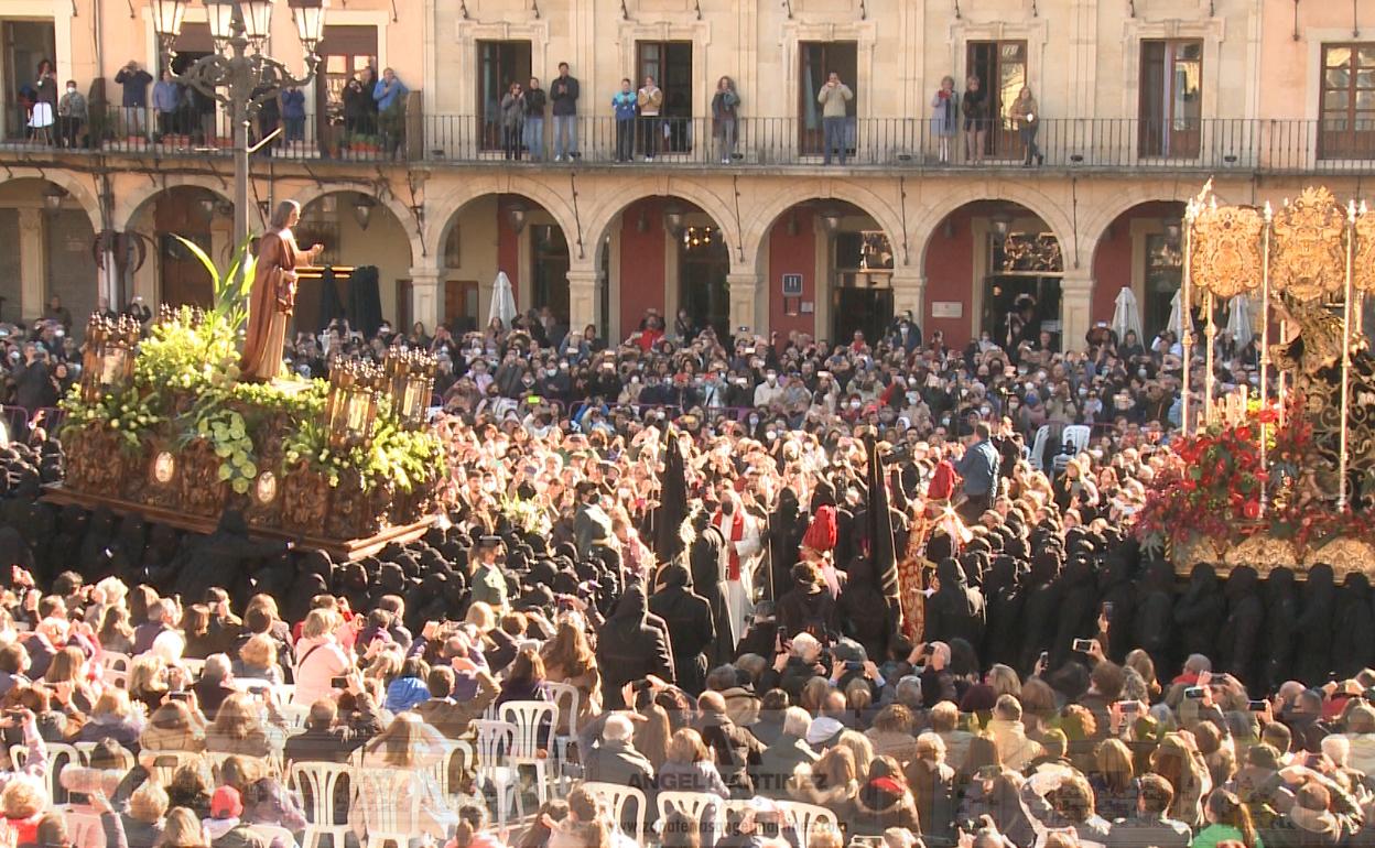 Encuentro del San Juan y la Virgen el día de Viernes Santo de 2022. 