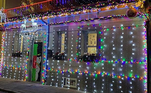 Imagen. ás de 4.000 puntos de led y 1.000 bridas atestiguan el esfuerzo que hay que hacer para completar la obra.