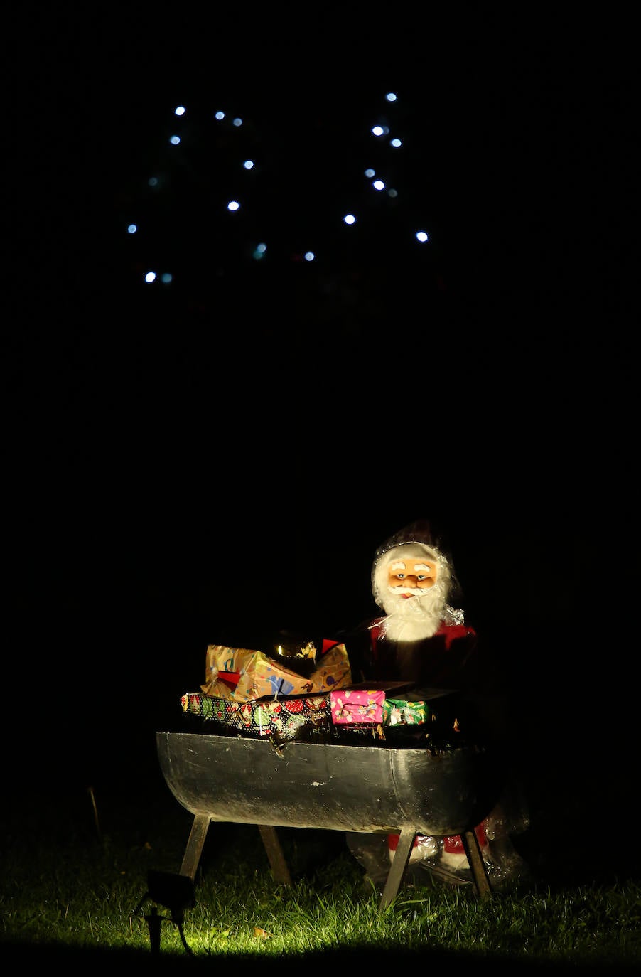 Iluminacion navideña en la localidad de San Andrés de Montejos