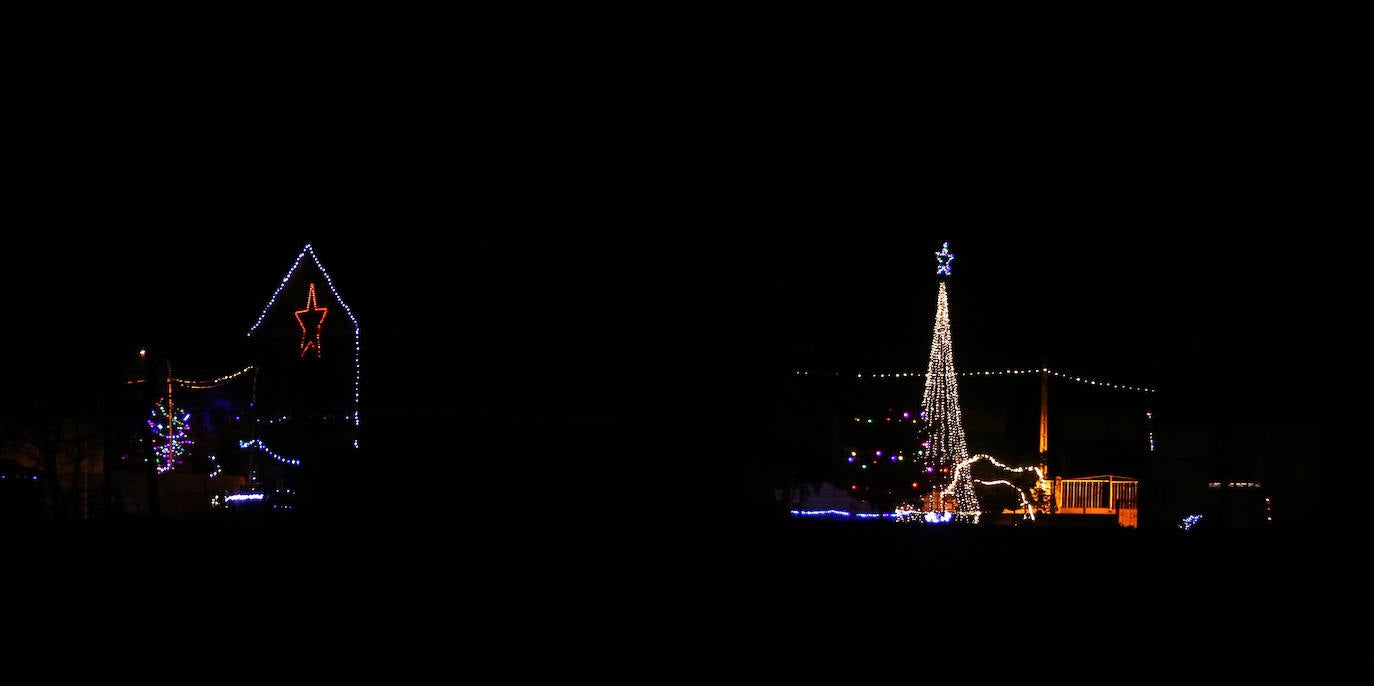 Iluminacion navideña en la localidad de San Andrés de Montejos