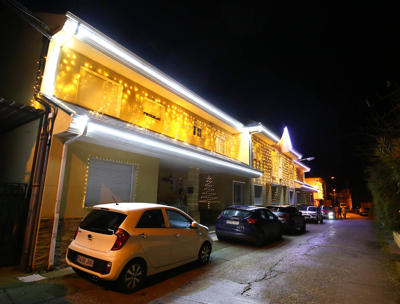 Iluminacion navideña en la localidad de San Andrés de Montejos