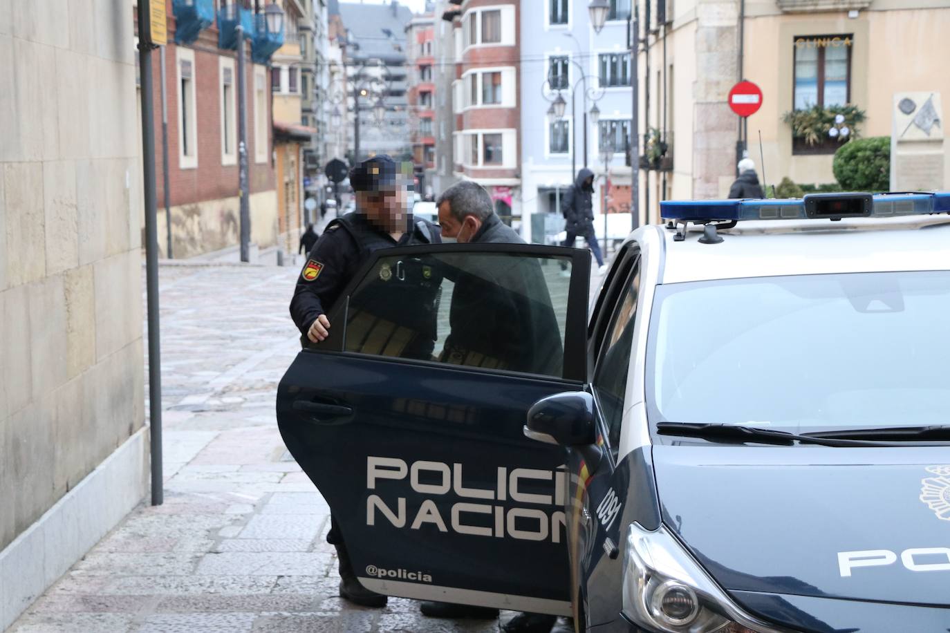 Juicio en la Audiencia Provincial de León por un delito de abuso sexual a una menor. 