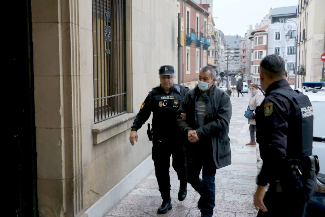 Juicio en la Audiencia Provincial de León por un delito de abuso sexual a una menor. 