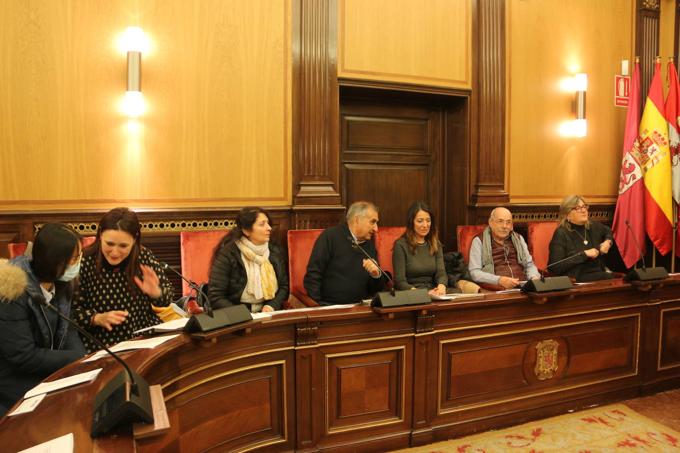 Acto celebrado en el Salón de Plenos del Ayuntamiento de León para conmemorar el Día Internacional del Migrante.