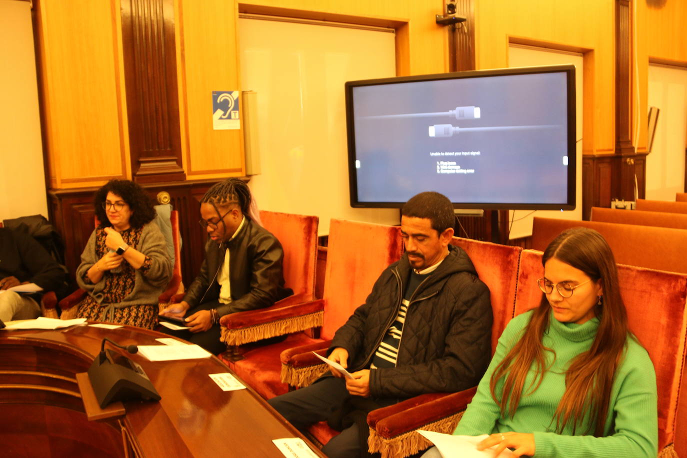 Acto celebrado en el Salón de Plenos del Ayuntamiento de León para conmemorar el Día Internacional del Migrante.