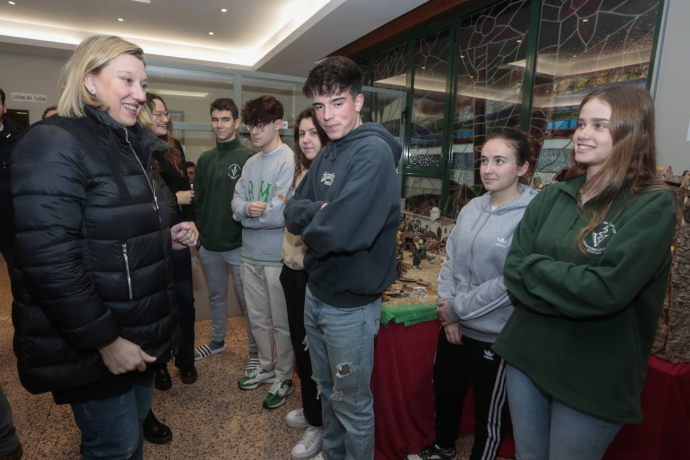 La consejera de Familia e Igualdad de Oportunidades, Isabel Blanco, visita la Residencia Juvenil Doña Sancha.