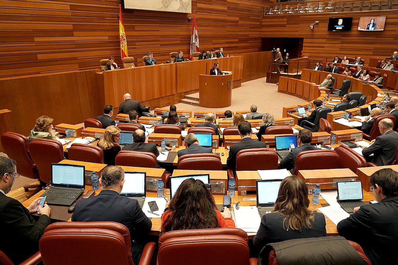 El consejero de Economía y Hacienda, Carlos Fernández Carriedo, durante el Pleno monográfico de los Presupuestos Generales de la Comunidad para 2023