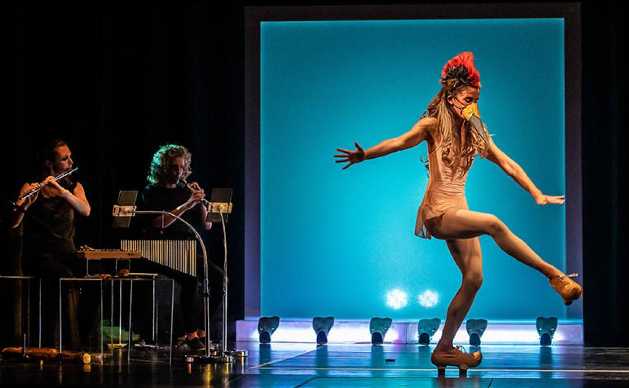 El Teatro Bergidum cierra el año con una muestra de artes escénicas dirigida a público familiar. 