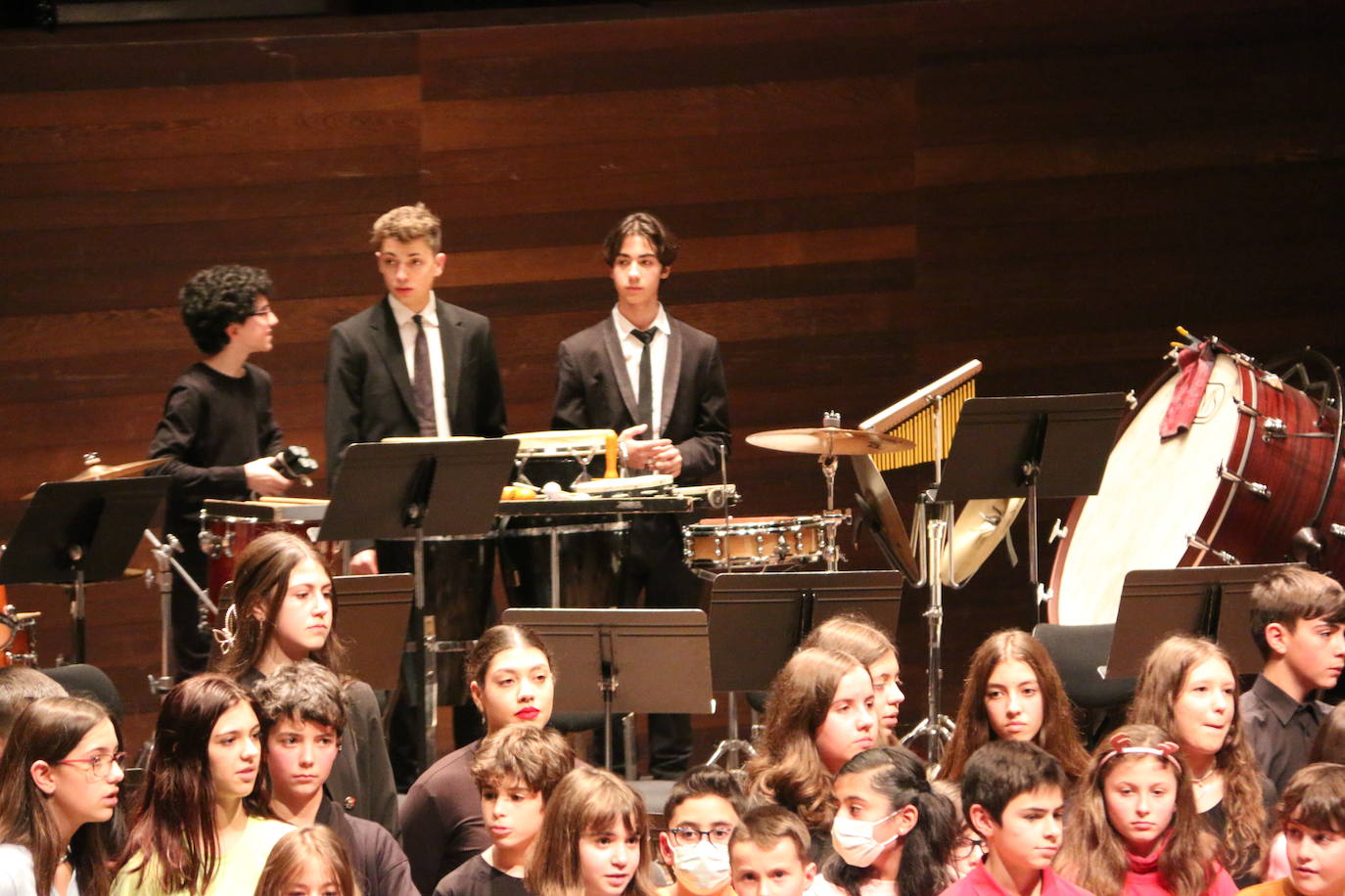 El Auditorio de León ha acogido este jueves, 22 de diciembre, el tradicional concierto de Navidad que ofrece las diferentes agrupaciones musicales del Conservatorio Profesional de Música de León.