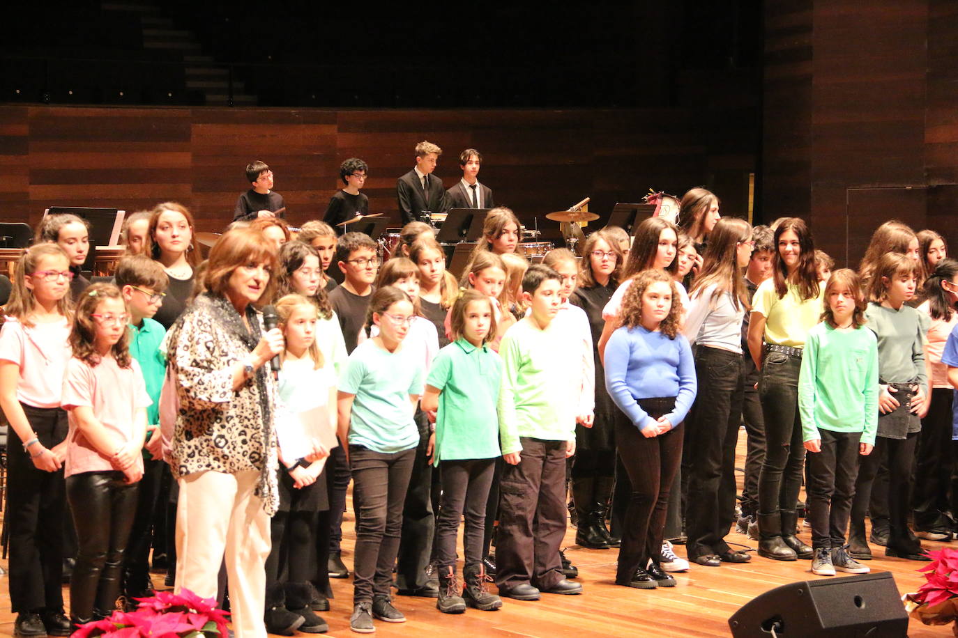 El Auditorio de León ha acogido este jueves, 22 de diciembre, el tradicional concierto de Navidad que ofrece las diferentes agrupaciones musicales del Conservatorio Profesional de Música de León.