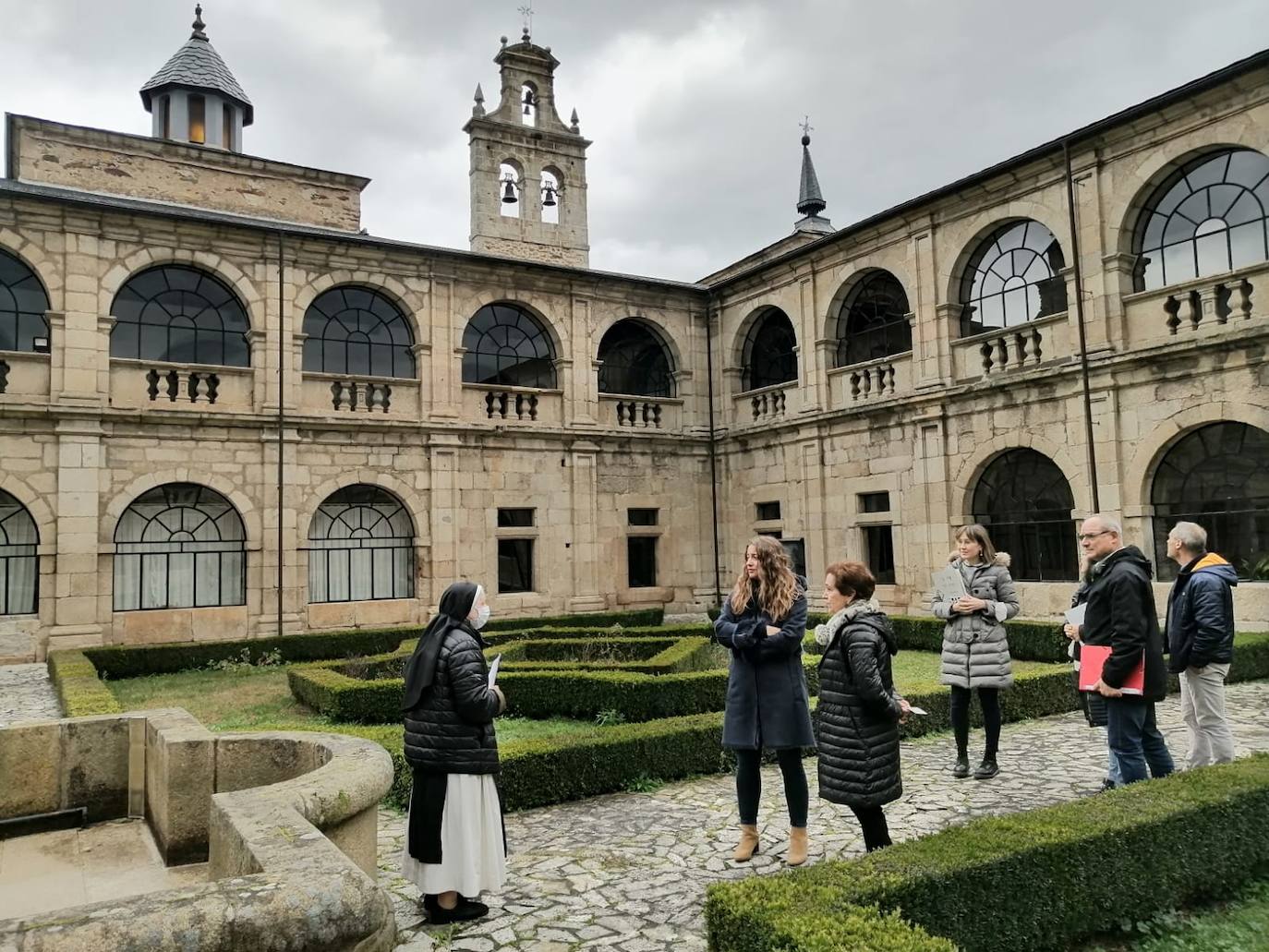 Se han ejecutado las actuaciones para reparar las patologías que dejó en la espadaña la restauración realizada tras el impacto de un rayo en 2020