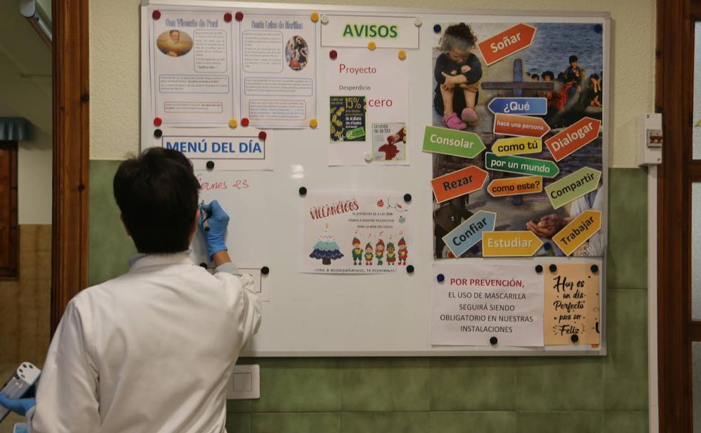 Preparativos del comedor social de León para las comidad navideñas.