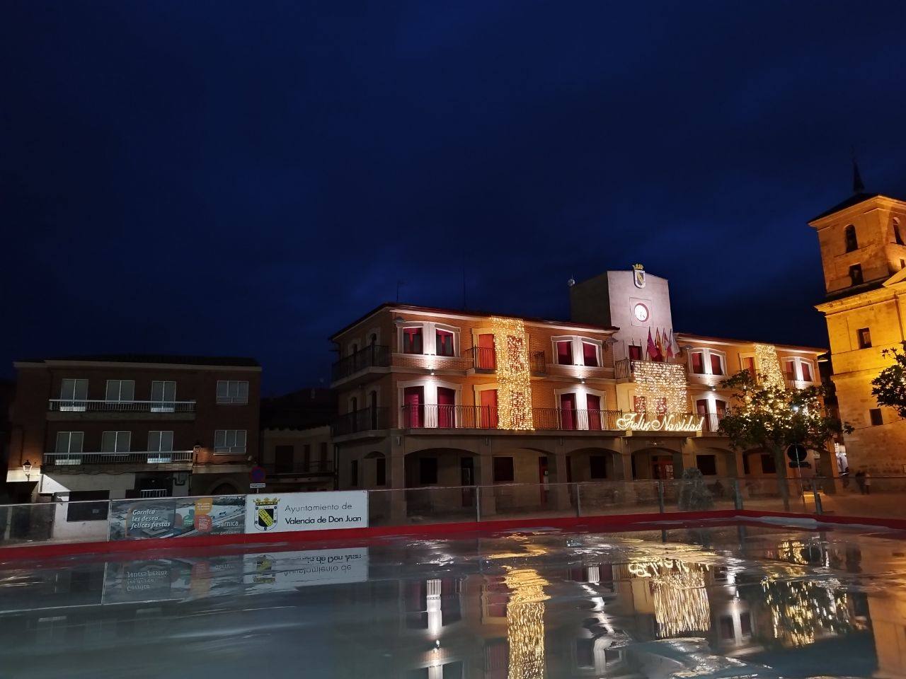 Todos los días, a partir de las 17:00 horas, la Plaza Mayor de la localidad será punto de encuentro y diversión de vecinos y visitantes.
