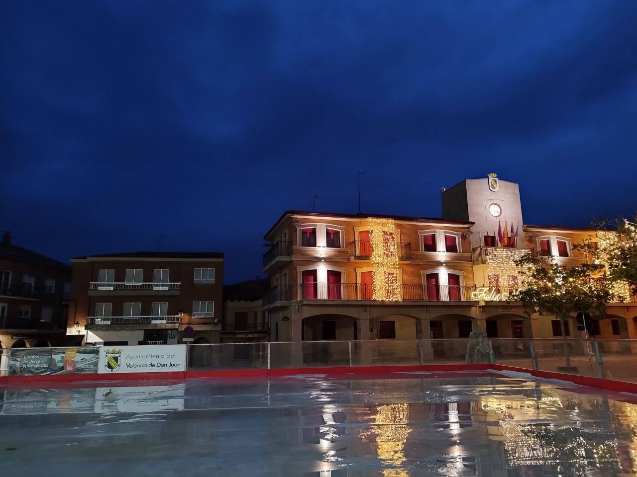 Todos los días, a partir de las 17:00 horas, la Plaza Mayor de la localidad será punto de encuentro y diversión de vecinos y visitantes.