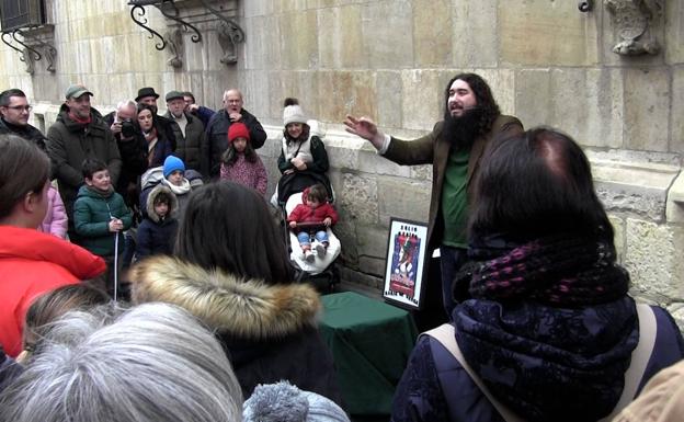 Galería. La calle Ancha se llena de magia por Navidad.