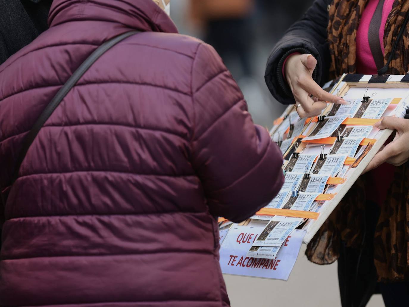 Cada leonés se gasta una media de 28 euros en el sorteo del Niño, 65 euros menos que en El Gordo.