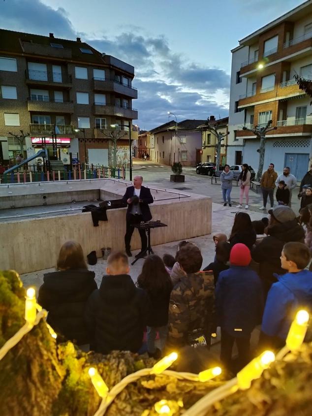 Varios espectáculos en la calle llenan de ilusión e ilusionismo la capital coyantina durante esta semana.