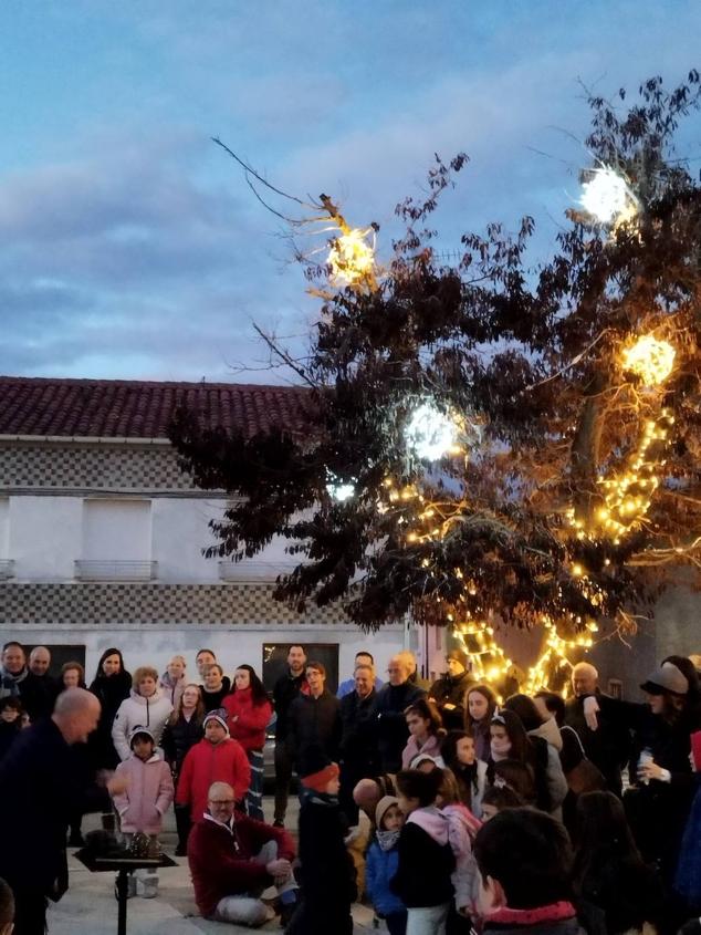 Varios espectáculos en la calle llenan de ilusión e ilusionismo la capital coyantina durante esta semana.