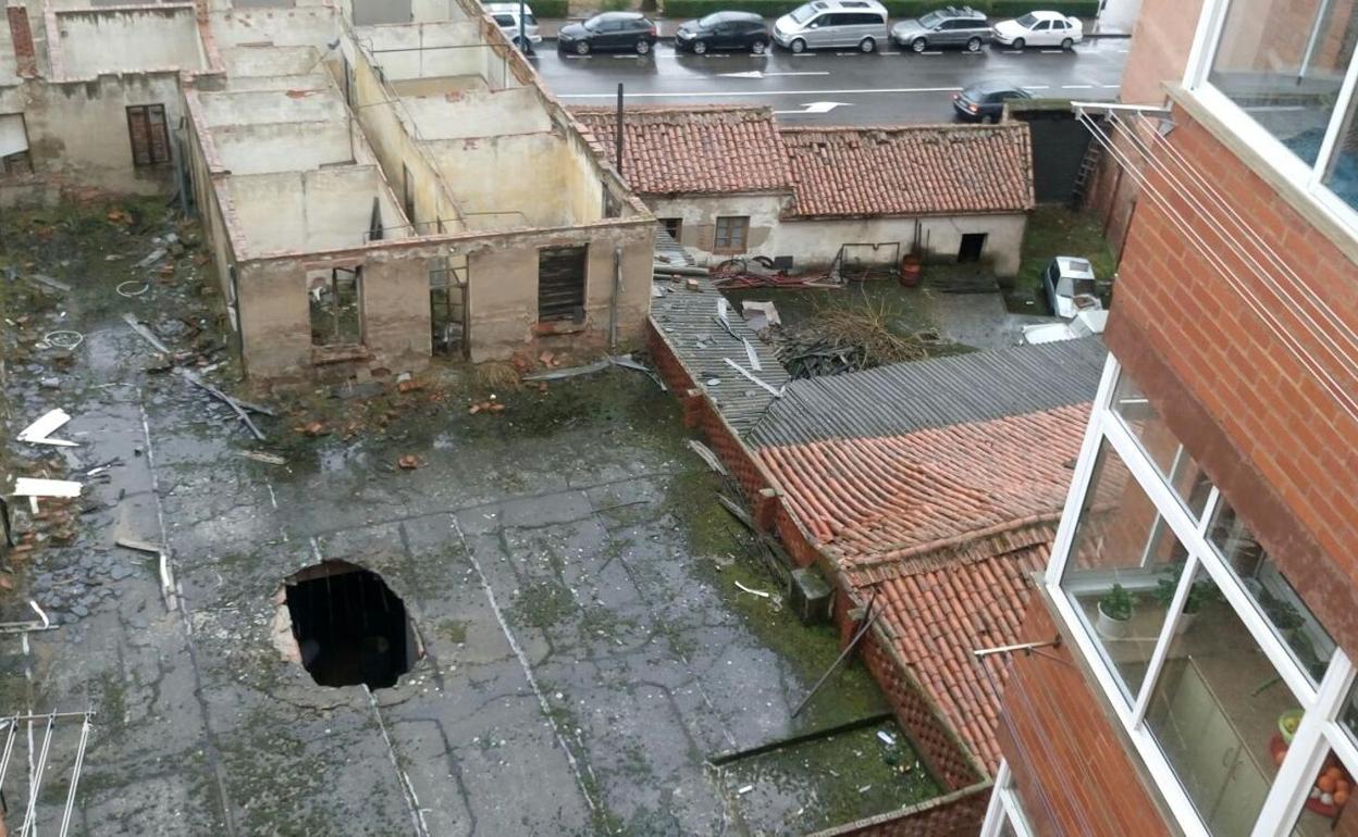 Imagen del notable deterioro que presenta el inmueble de Bodegas Armando. 