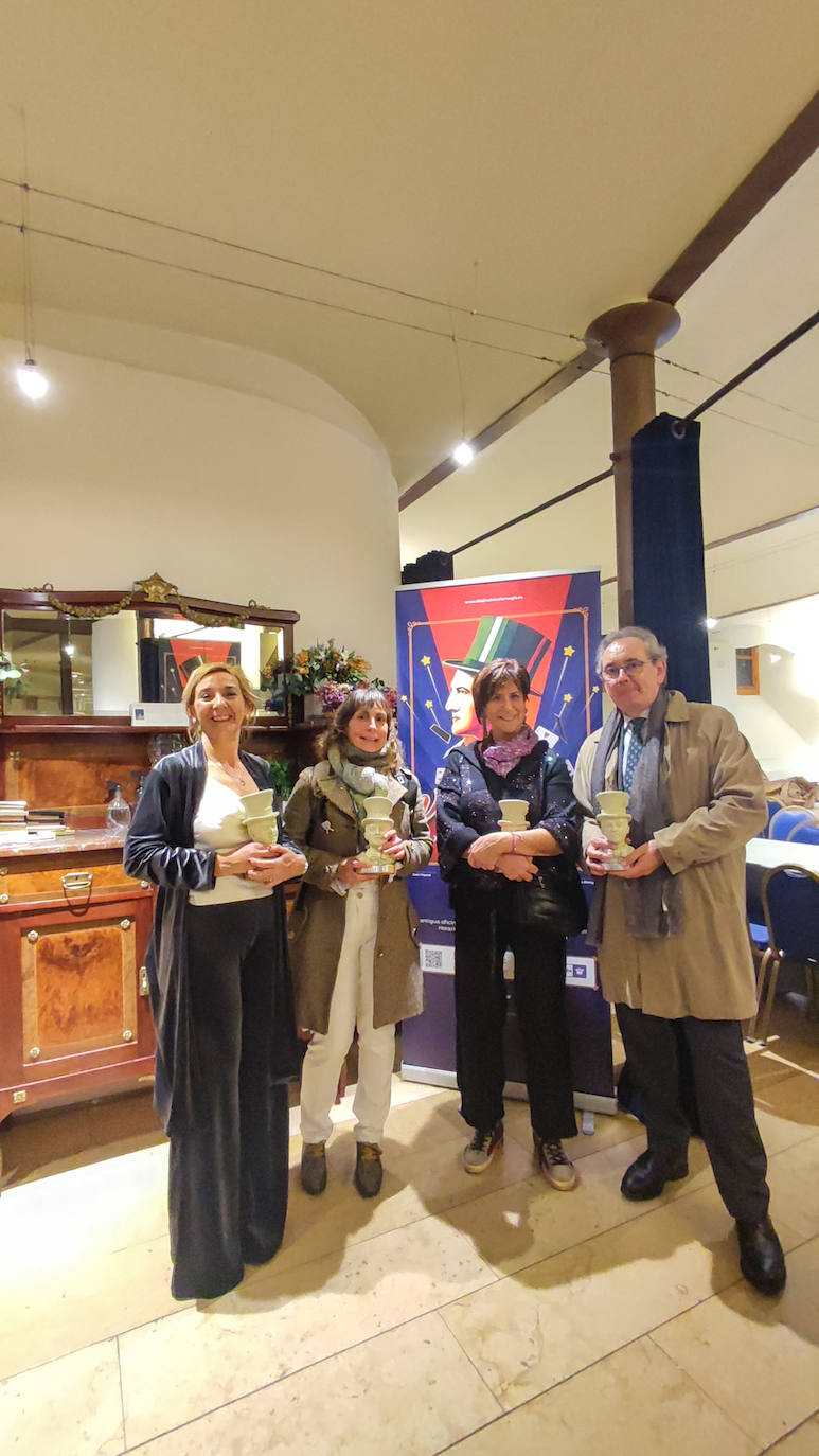 Los galardones se han entregado anoche, en el transcurso de una cena mágica en el Museo Casa Botines Gaudí en León.