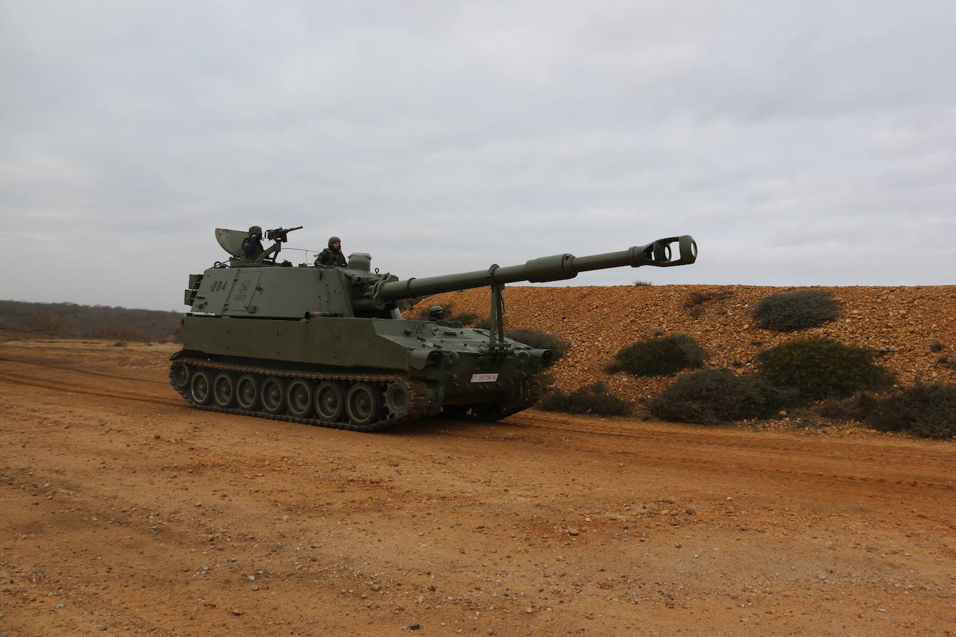 El Mando de Artillería realiza maniobras de fuego simulado en San Andrés del Rabanedo