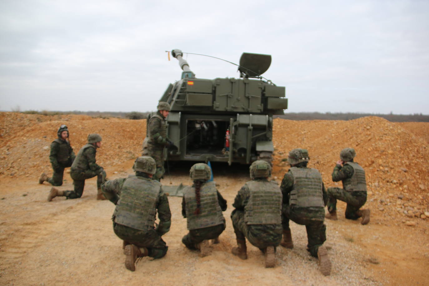 El Mando de Artillería realiza maniobras de fuego simulado en San Andrés del Rabanedo