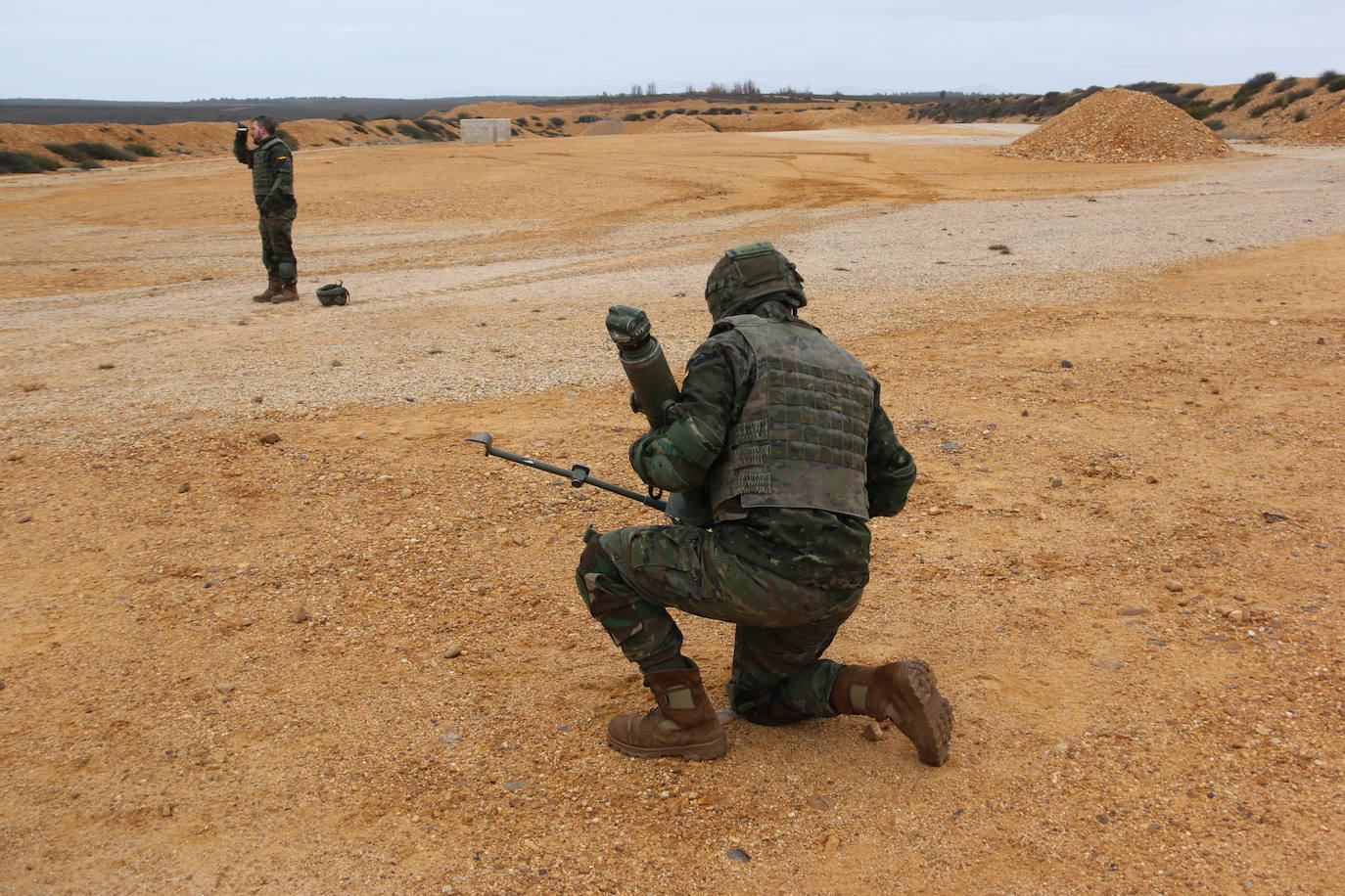 El Mando de Artillería realiza maniobras de fuego simulado en San Andrés del Rabanedo