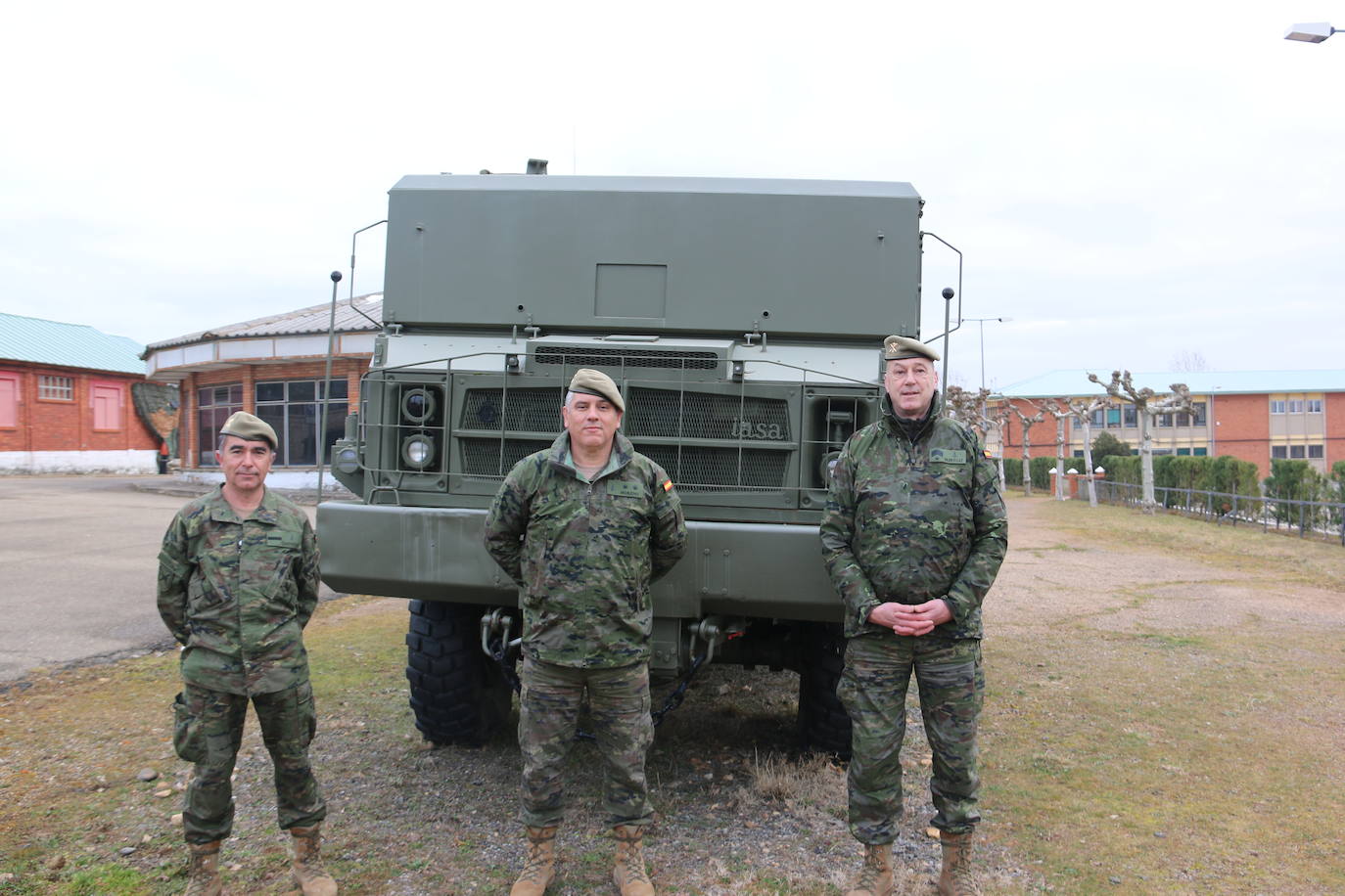 El Mando de Artillería realiza maniobras de fuego simulado en San Andrés del Rabanedo