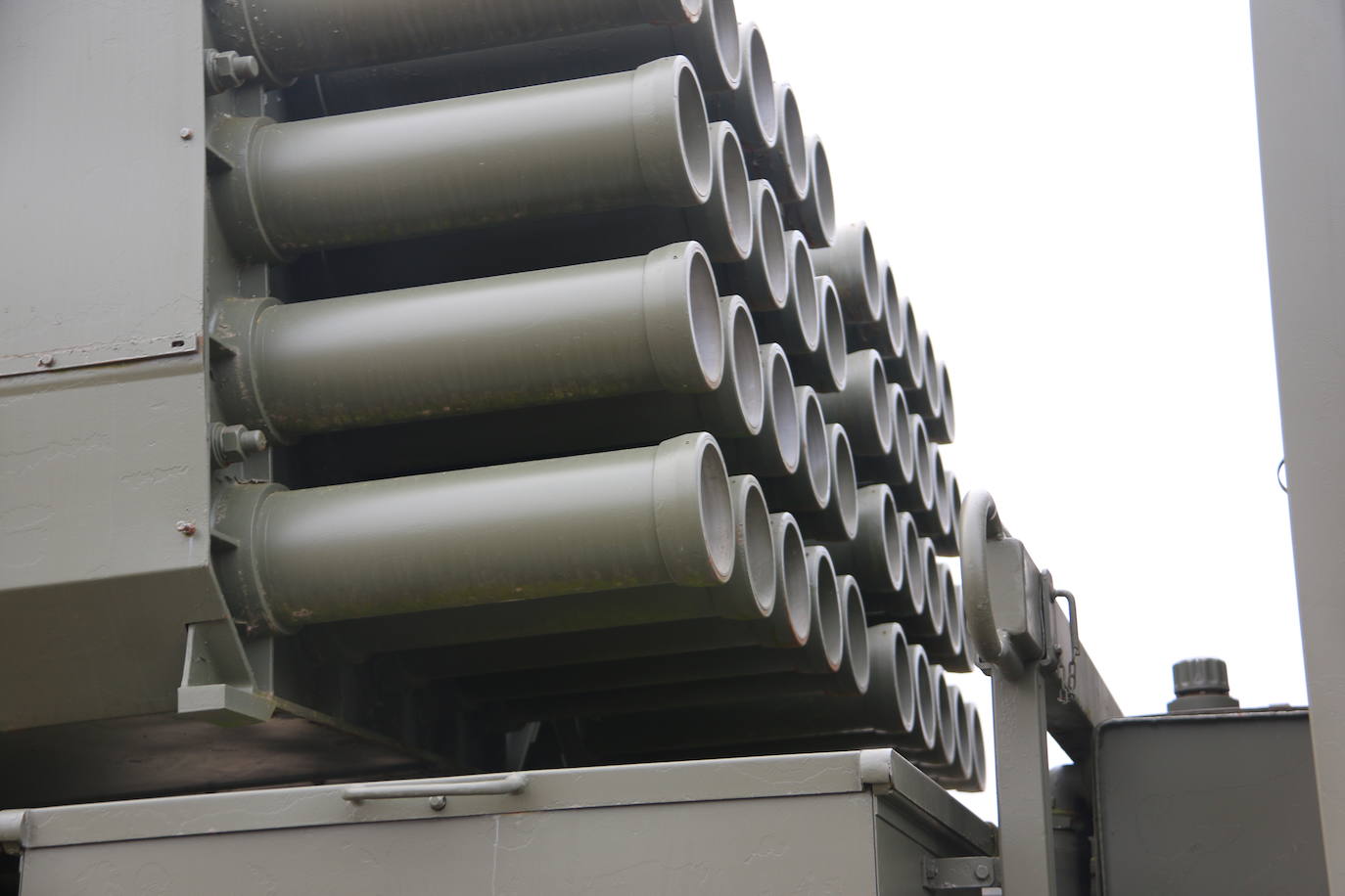 El Mando de Artillería realiza maniobras de fuego simulado en San Andrés del Rabanedo