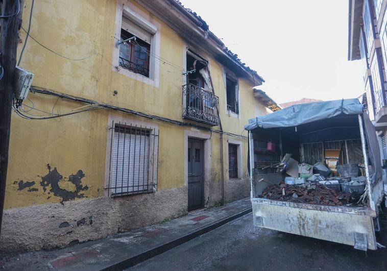 Incendio en una vivienda abandonada en la calle Alfonso el Justiciero de León
