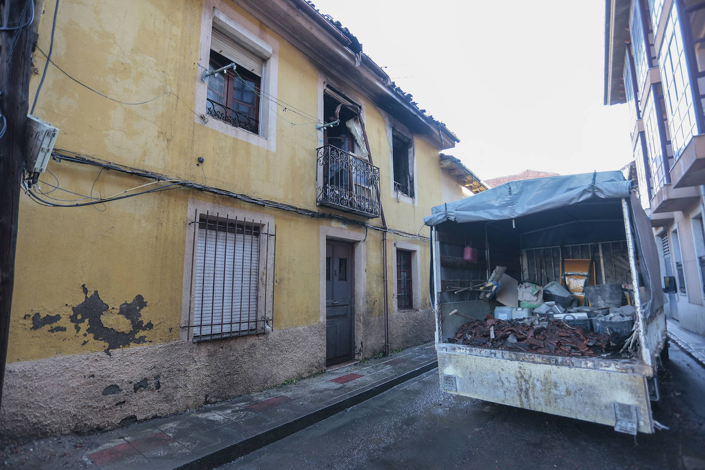 Incendio en una vivienda abandonada en la calle Alfonso el Justiciero de León