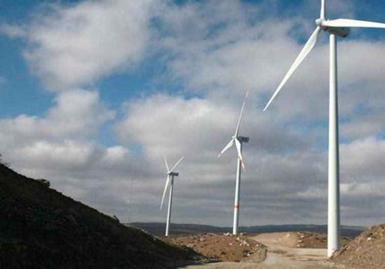 Tres colectivos programan un encuentro en Ponferrada sobre la situación de los macroparques eólicos en el Bierzo y La Cabrera