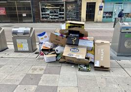 Basura acumulada en Ponferrada por la huelga.