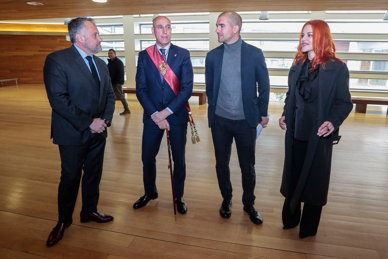 Los astronautas Pablo y Sara, Hijos Predilectos de León