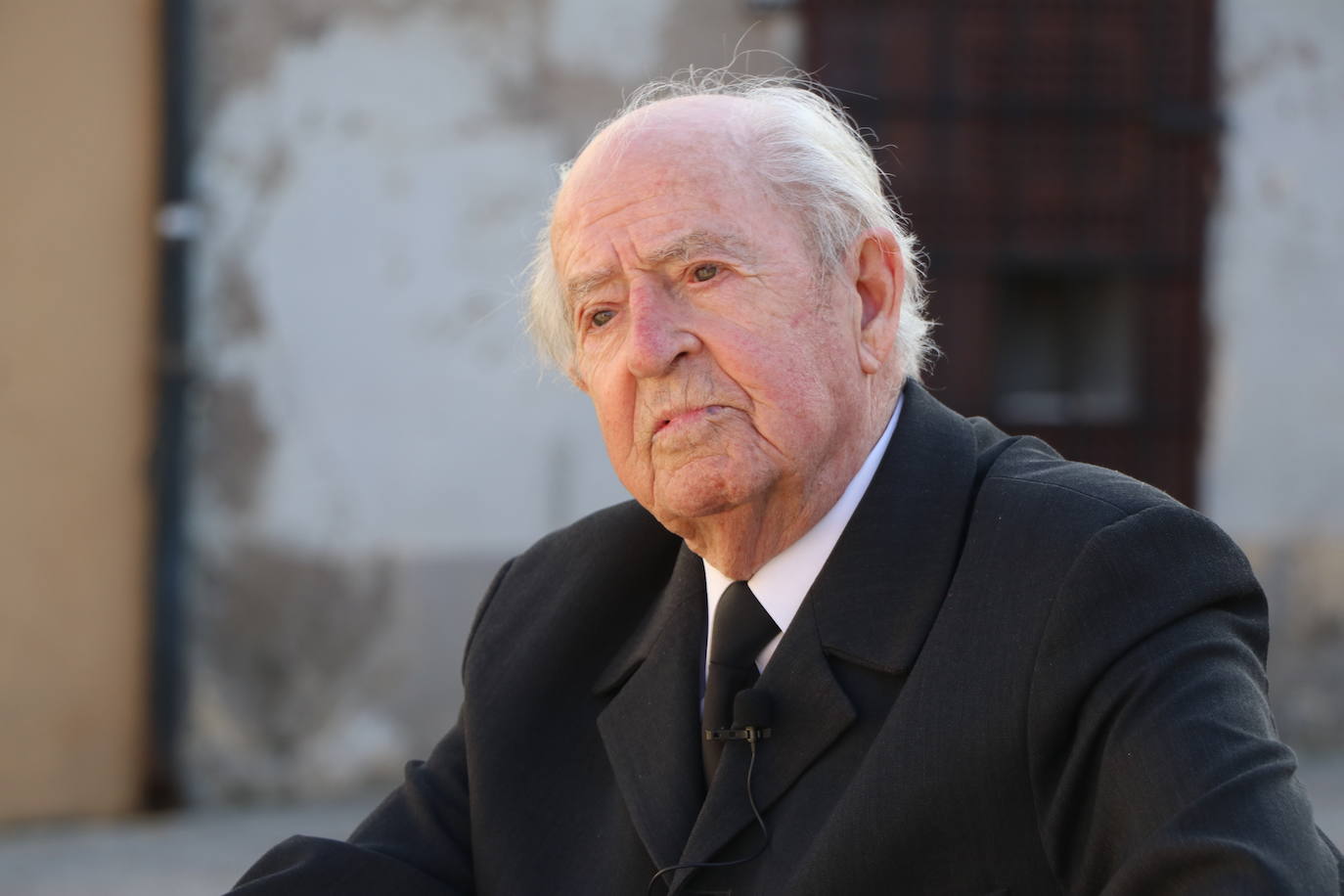 Dos generaciones de mozos del Mercado