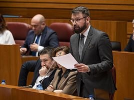 El procurador leonesista, José Ramón García, durante el pleno.