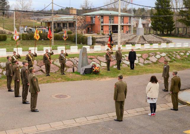 Homenaje al sargento primero Veigas en el 27 aniversario de su muerte.