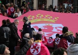 Presentación de los datos sobre la autonomía leonesa en el salón de los reyes de San Marcelo.