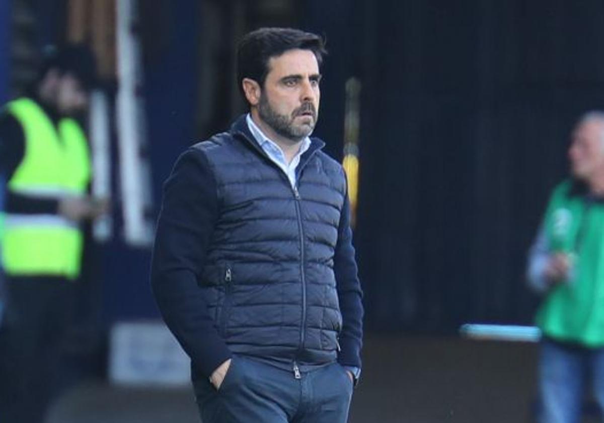 David Gallego, entrenador de la Deportiva, en el choque ante el Mirandés.