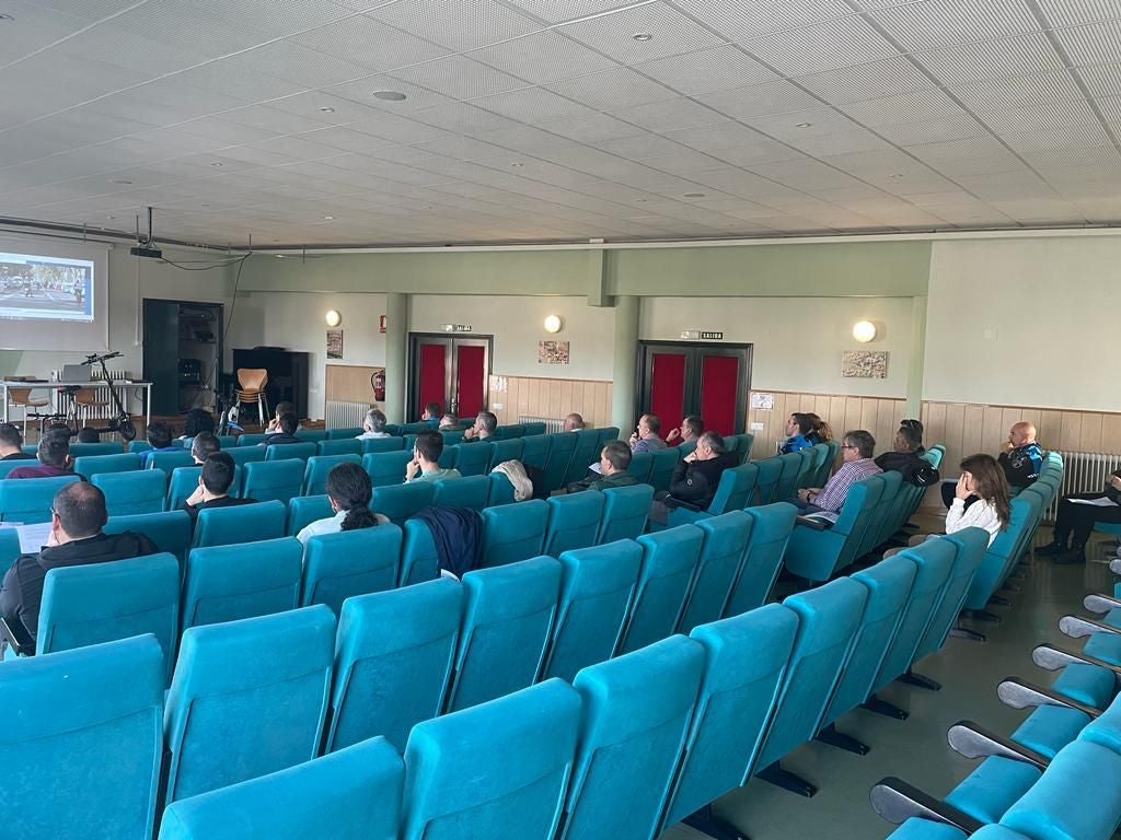 Los policías locales del alfoz se forman en La Virgen del Camino