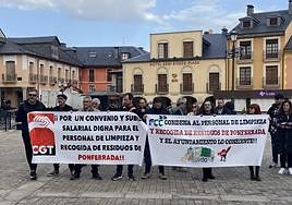 Protesta de los trabajadores del servicio de recogida de residuos y limpieza viaria.