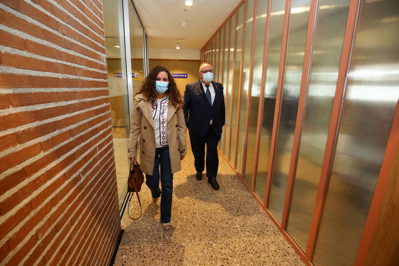 El consejero de Sanidad visita el Centro de Salud de Bembibre