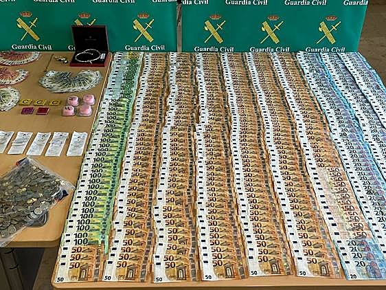 La Guardia Civil desarticula un grupo criminal dedicado a la trata de seres humanos con fines de explotación sexual en la provincia de León