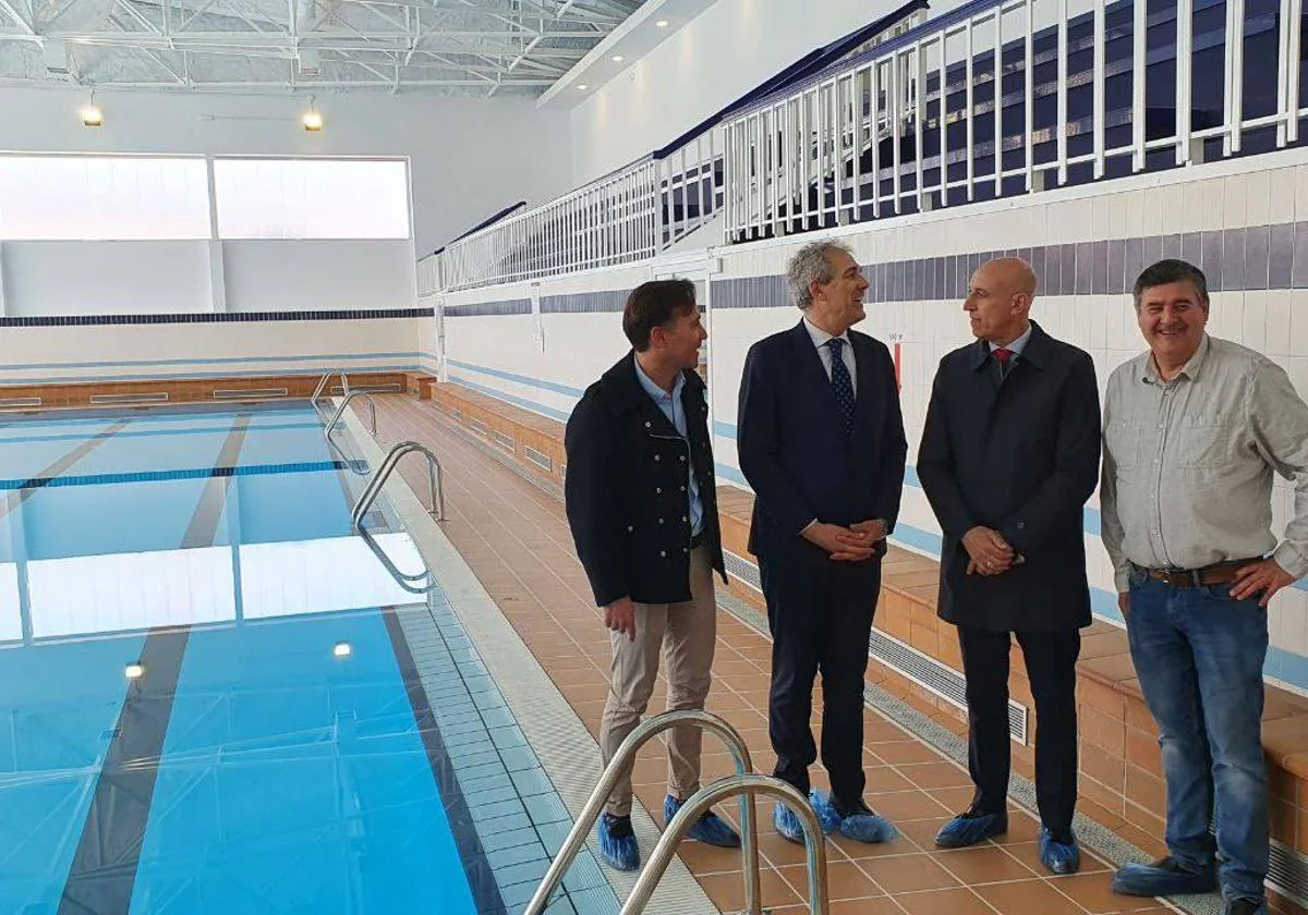 Visita a la obra del estadio Hispánico, donde se han reparado las piscinas climatizadas.