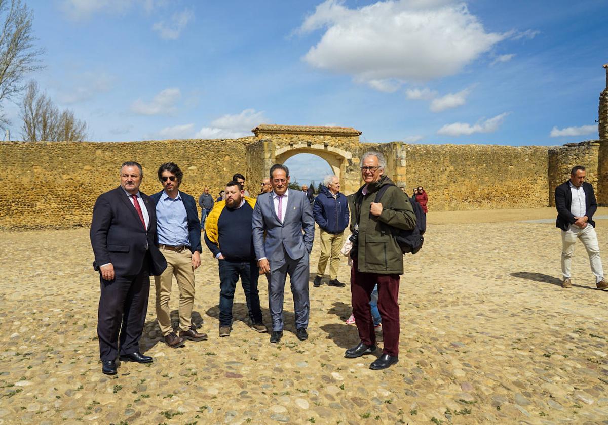 Invierten 270.000 euros en recuperar el empedrado de Sandoval y mejorar la Panera