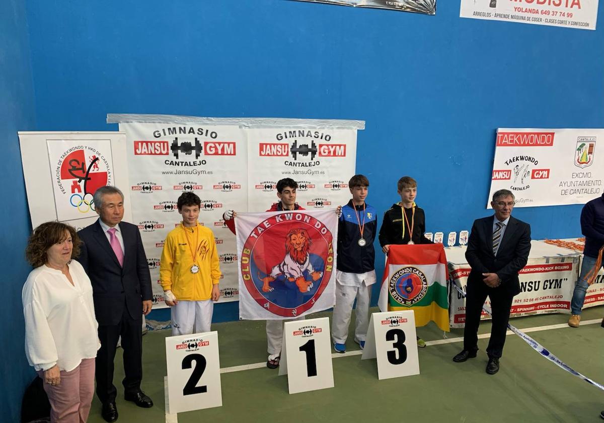 Taekwondo León domina con ocho medallas en Plasencia y Cantalejo.