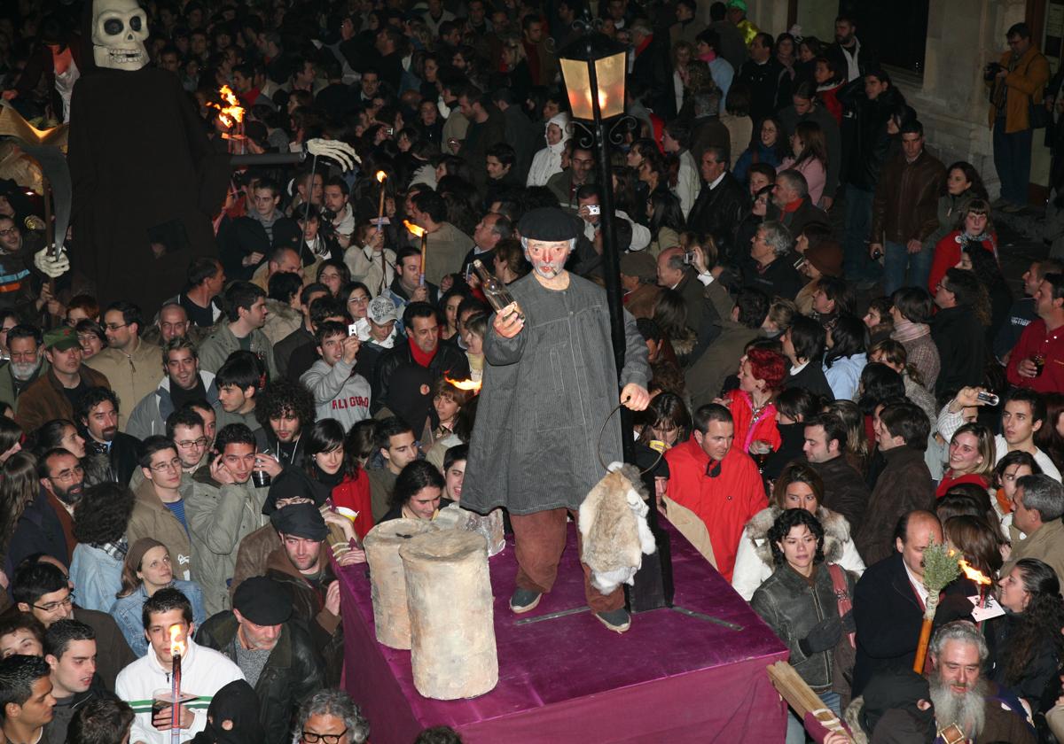 Procesión de Genarín por las calles de León.