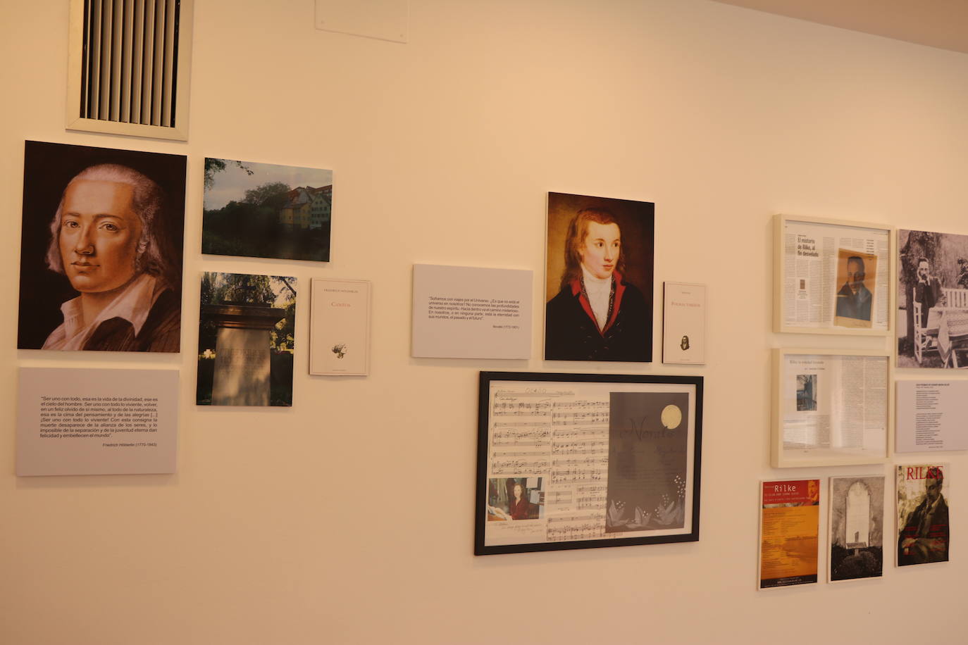 El presidente de la Junta participa en la apertura de la Casa de la Poesía-Fondo Cultural Antonio Colinas de La Bañeza