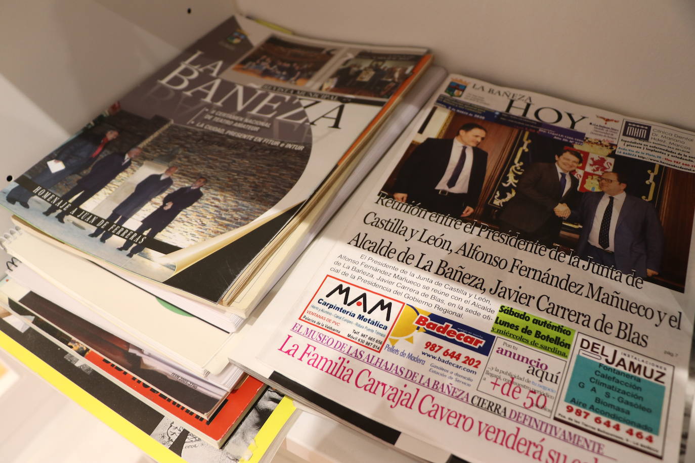 El presidente de la Junta participa en la apertura de la Casa de la Poesía-Fondo Cultural Antonio Colinas de La Bañeza